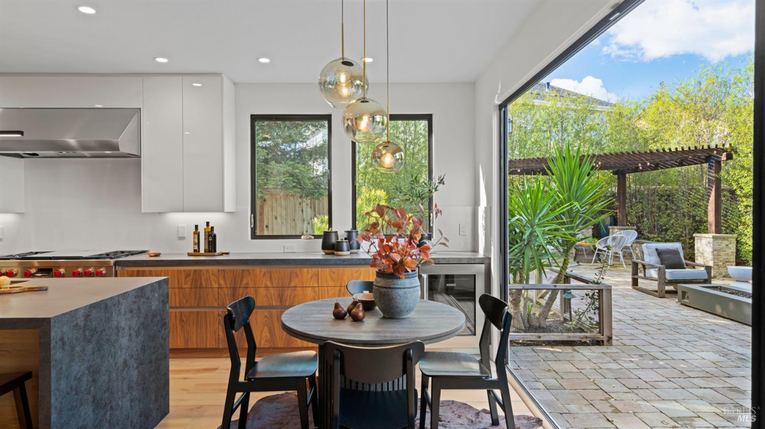 Detail Gallery Image 3 of 74 For 92 Oak Grove Dr, Novato,  CA 94949 - 4 Beds | 3 Baths