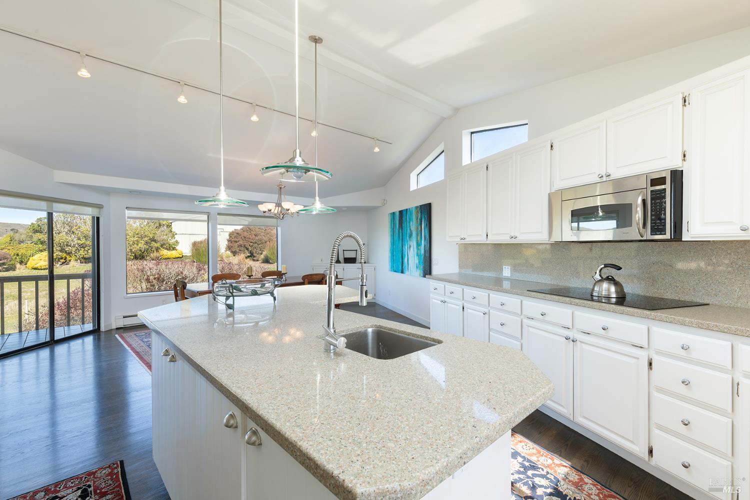 Detail Gallery Image 16 of 59 For 300 Sanderling Ct, Bodega Bay,  CA 94923 - 3 Beds | 3/1 Baths