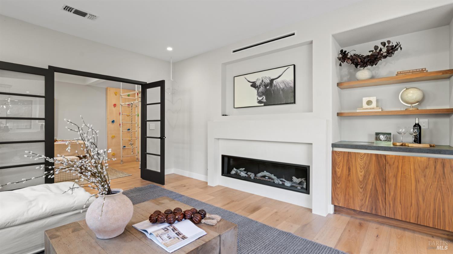 Detail Gallery Image 28 of 74 For 92 Oak Grove Dr, Novato,  CA 94949 - 4 Beds | 3 Baths