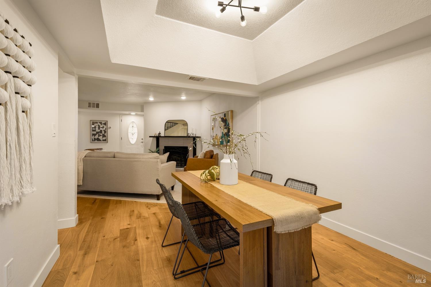 Detail Gallery Image 7 of 26 For 299 Shasta Dr #14,  Vacaville,  CA 95687 - 3 Beds | 2/1 Baths