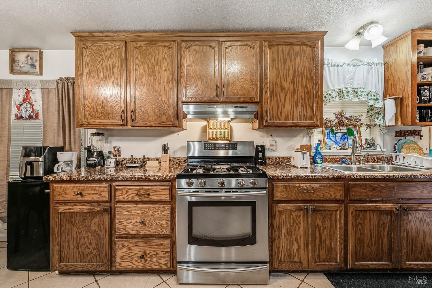 Detail Gallery Image 7 of 32 For 375 E State Highway 20 Hwy 67, Upper Lake,  CA 95485 - 3 Beds | 2 Baths