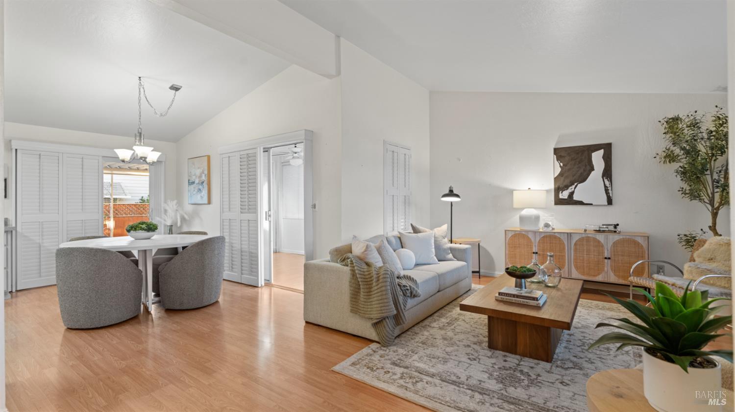 Detail Gallery Image 7 of 32 For 212 Julie Pl, Napa,  CA 94558 - 3 Beds | 2 Baths