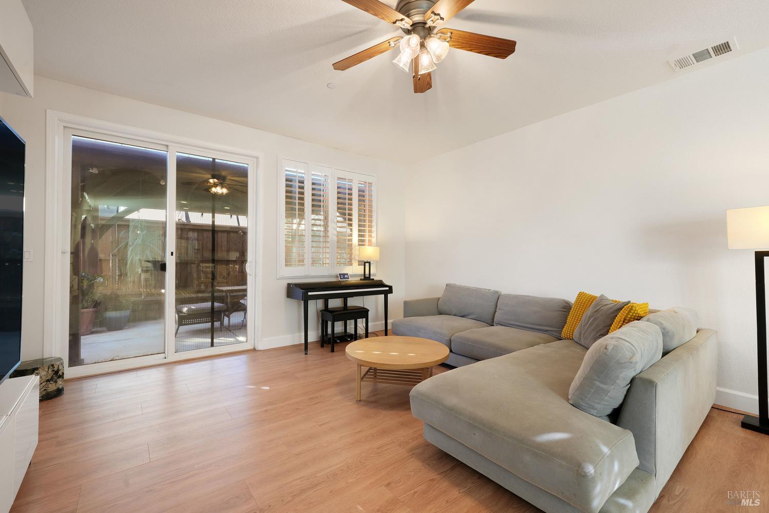 Detail Gallery Image 12 of 30 For 615 Sitka Dr, Vacaville,  CA 95687 - 3 Beds | 2/1 Baths