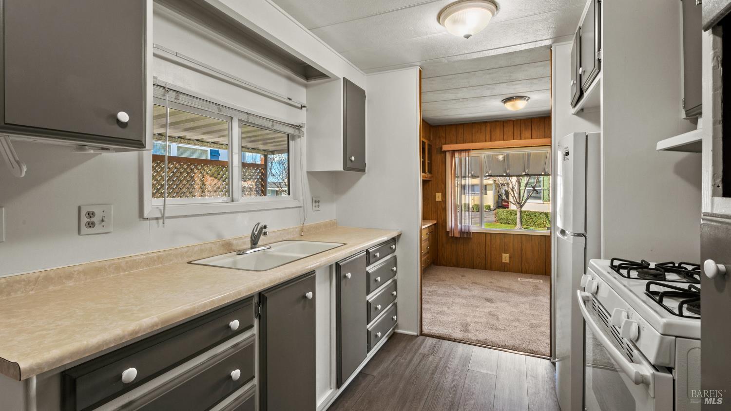 Detail Gallery Image 18 of 43 For 148 Oakwood Dr, Petaluma,  CA 94954 - 2 Beds | 1 Baths