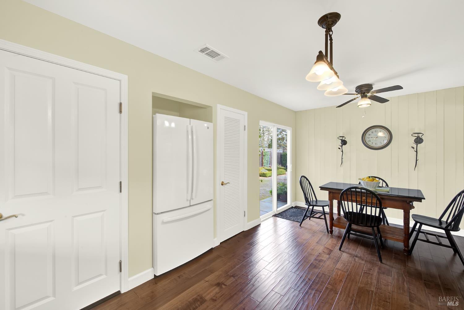 Detail Gallery Image 11 of 39 For 3654 Diablo St, Napa,  CA 94558 - 3 Beds | 2 Baths