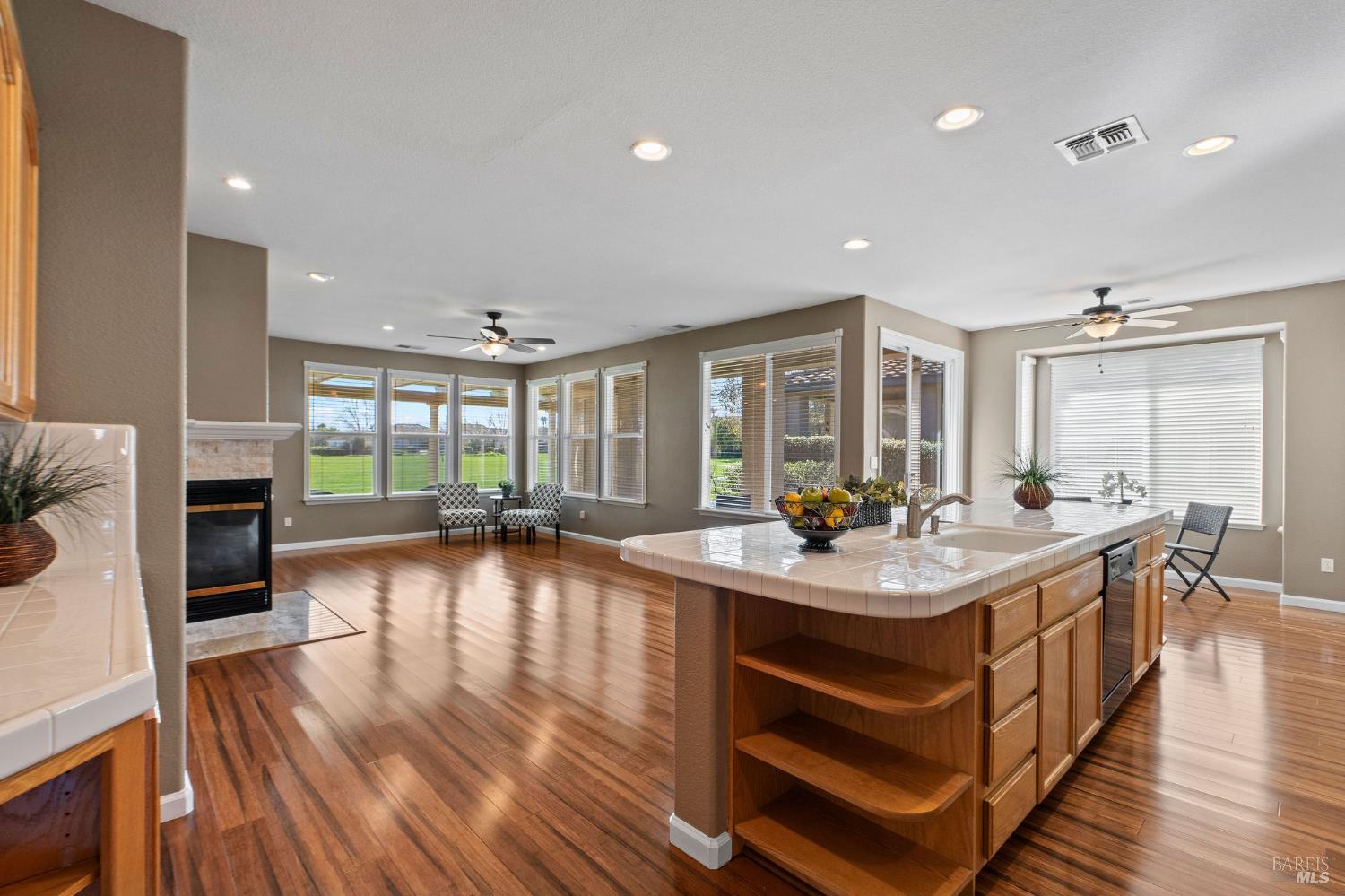 Detail Gallery Image 5 of 73 For 309 Southern Hills Dr, Rio Vista,  CA 94571 - 2 Beds | 2 Baths