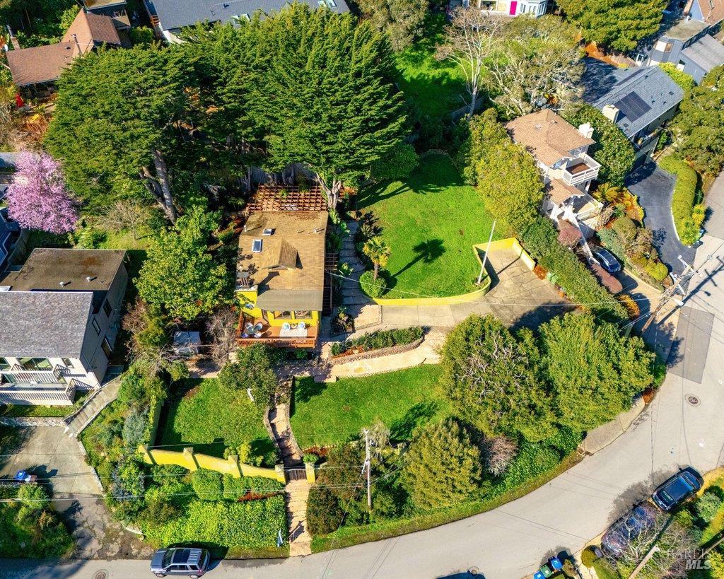 Detail Gallery Image 22 of 37 For 146 Morning Sun Ave, Mill Valley,  CA 94941 - 3 Beds | 2 Baths