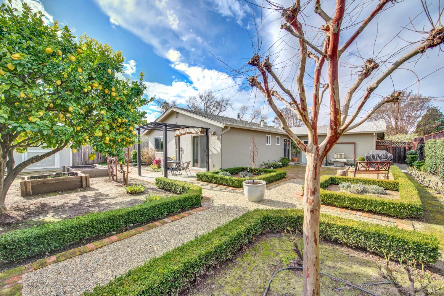 Detail Gallery Image 27 of 39 For 3654 Diablo St, Napa,  CA 94558 - 3 Beds | 2 Baths