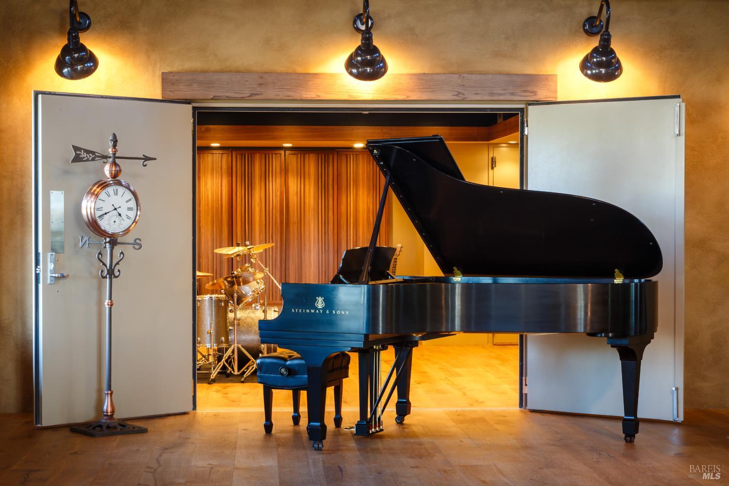 Detail Gallery Image 32 of 98 For 1170 Bayview Ave, Napa,  CA 94559 - 3 Beds | 2 Baths