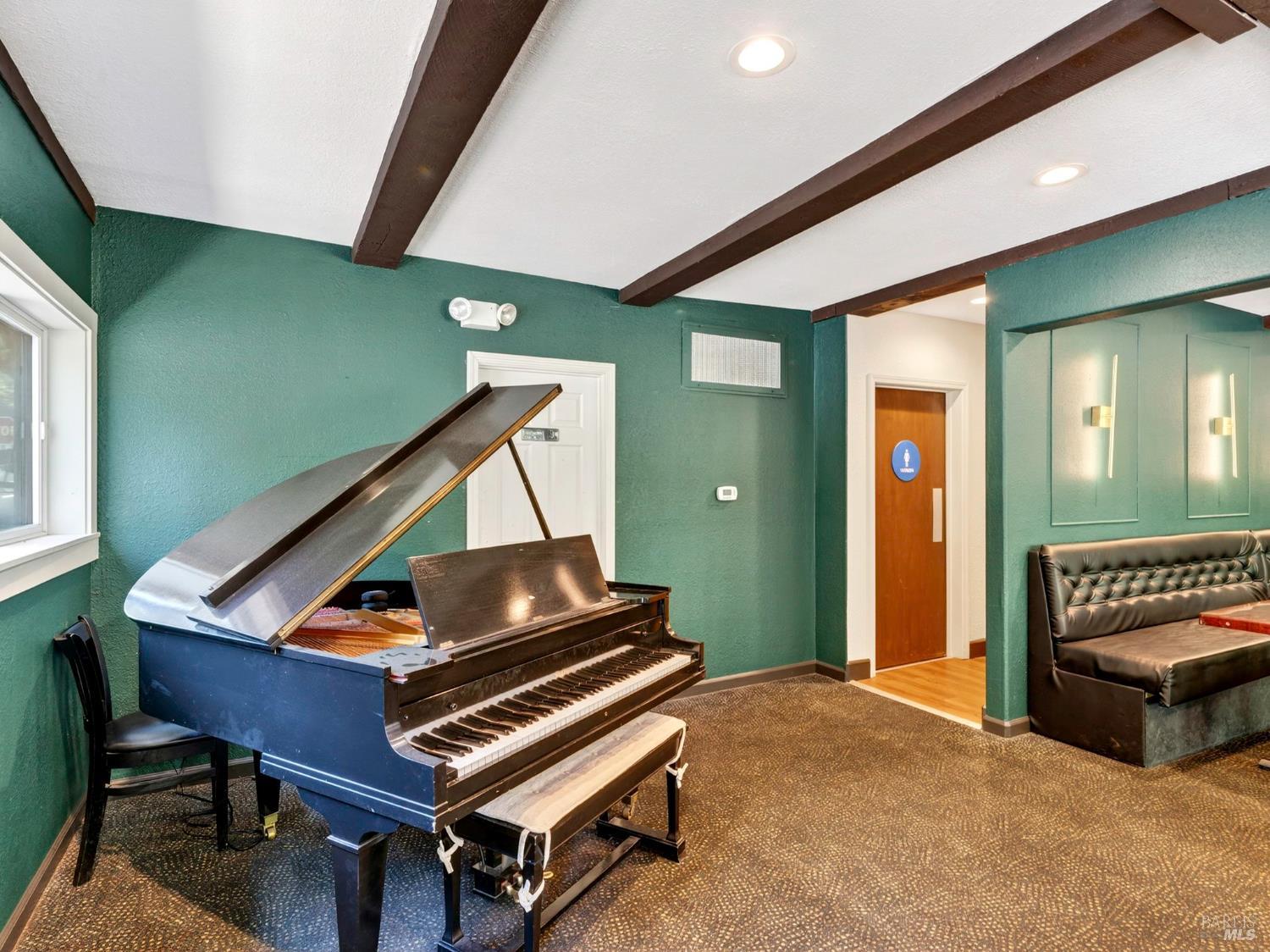 Detail Gallery Image 24 of 91 For 16451 Golf Rd, Cobb,  CA 95426 - 2 Beds | 1 Baths