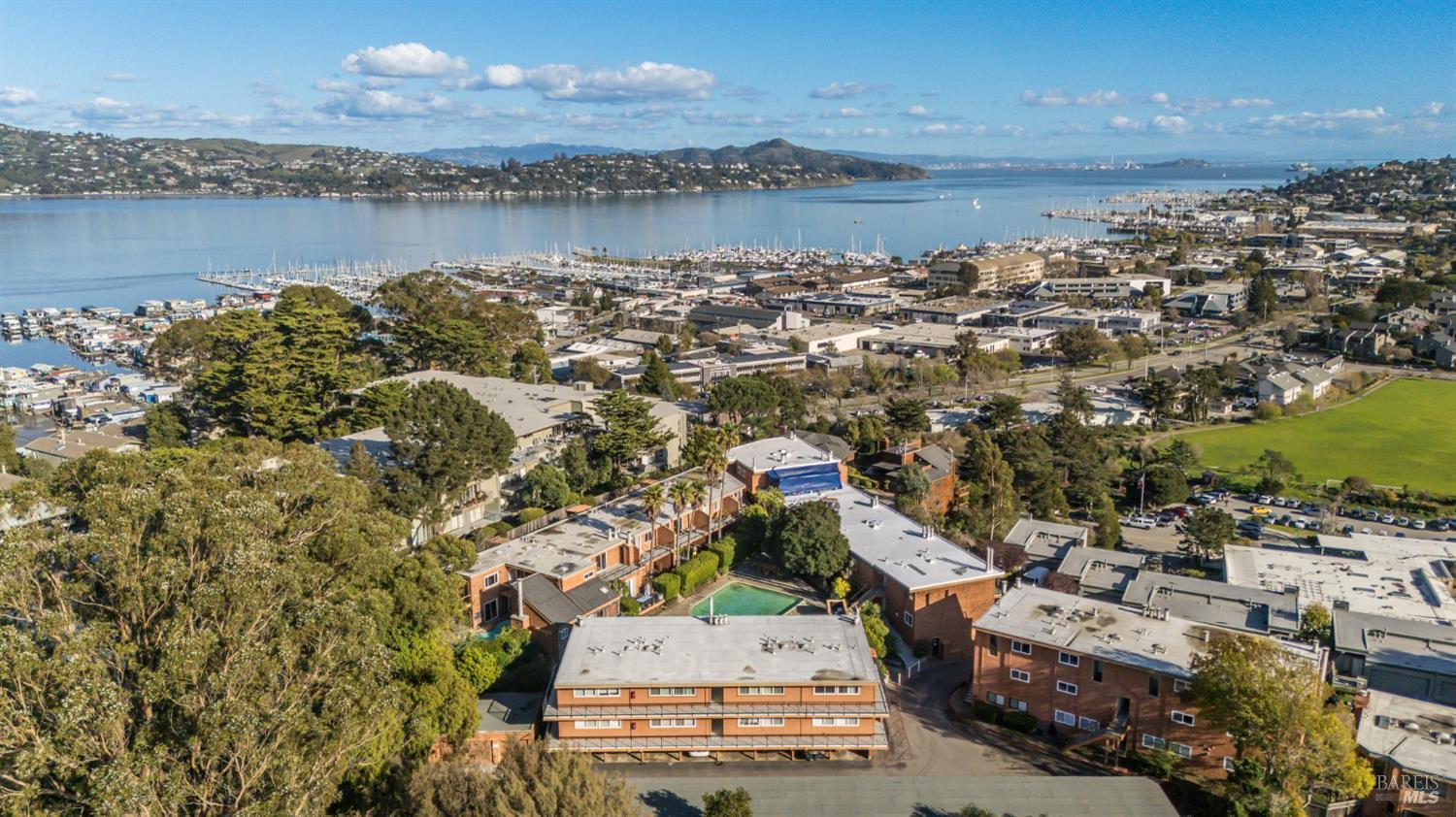 Detail Gallery Image 33 of 38 For 116 Stanford Way, Sausalito,  CA 94965 - 1 Beds | 1 Baths