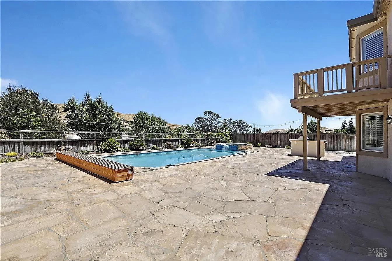 Detail Gallery Image 15 of 35 For 2580 Marshfield Rd, Vallejo,  CA 94591 - 3 Beds | 2/1 Baths