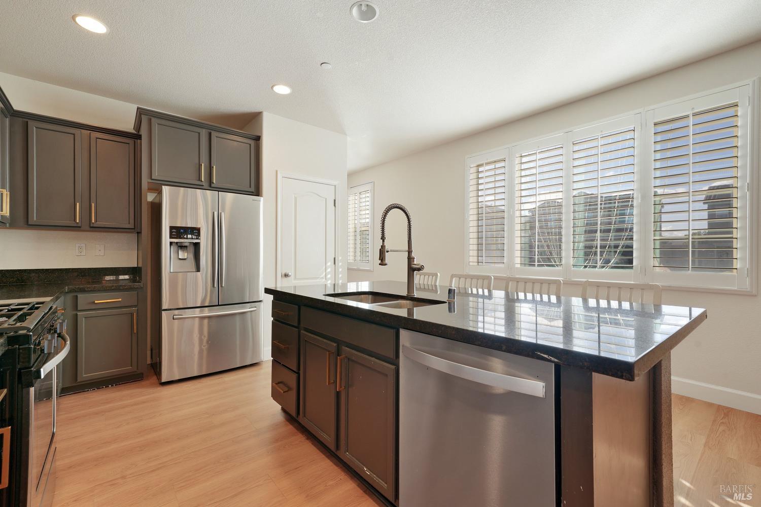 Detail Gallery Image 7 of 30 For 615 Sitka Dr, Vacaville,  CA 95687 - 3 Beds | 2/1 Baths