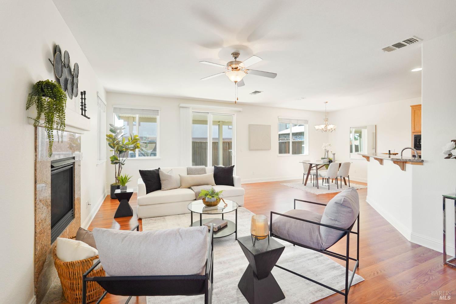 Detail Gallery Image 10 of 68 For 5167 Fowler Ln, Fairfield,  CA 94533 - 3 Beds | 2/1 Baths