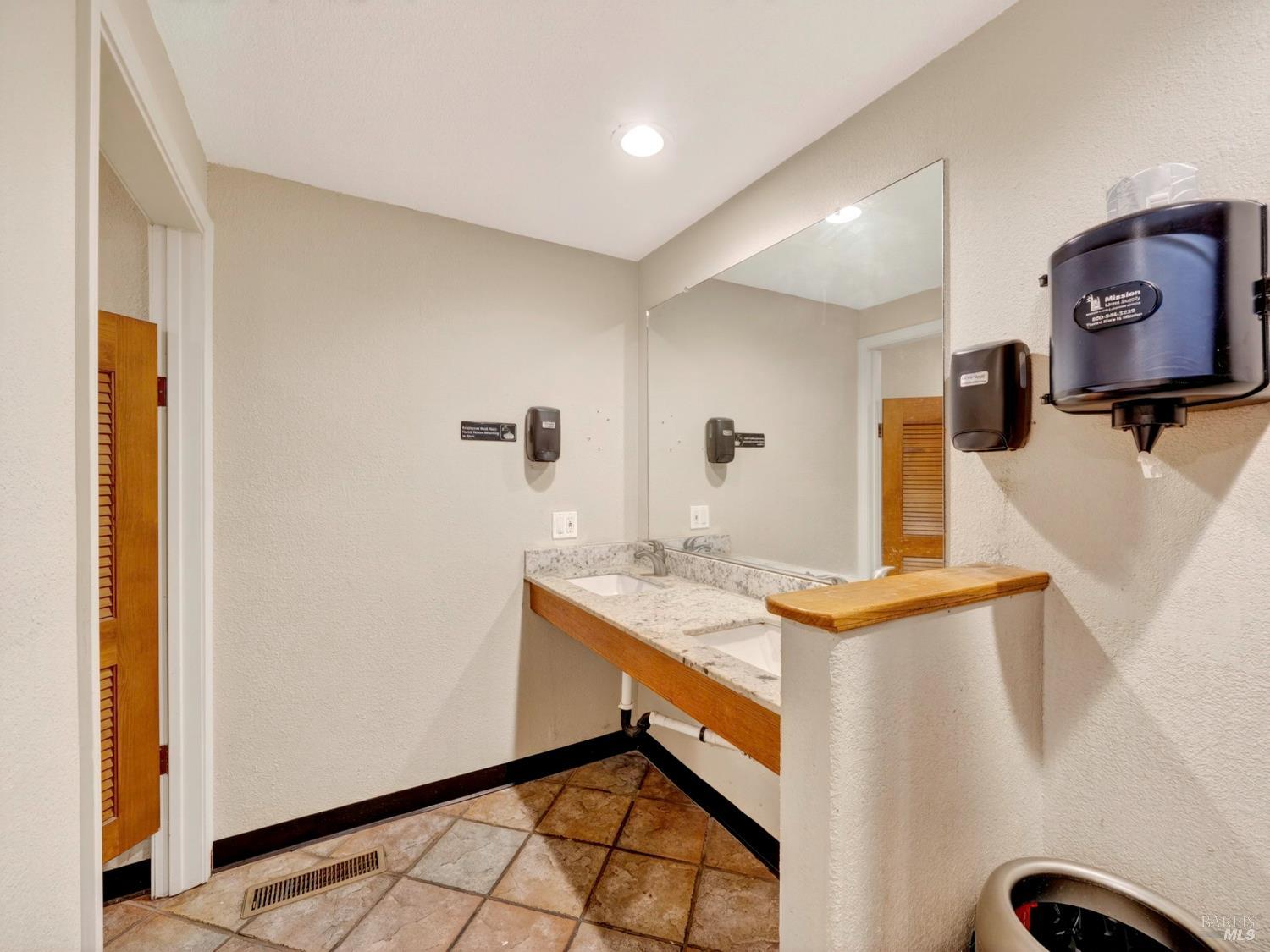 Detail Gallery Image 27 of 91 For 16451 Golf Rd, Cobb,  CA 95426 - 2 Beds | 1 Baths