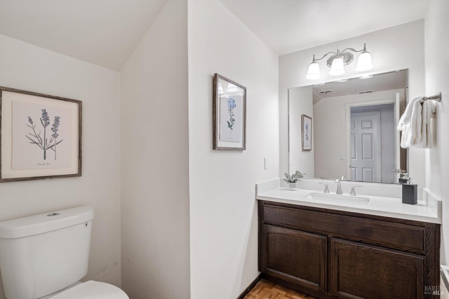 Detail Gallery Image 17 of 41 For 154 Basinside Way, Alameda,  CA 94502 - 3 Beds | 2/1 Baths