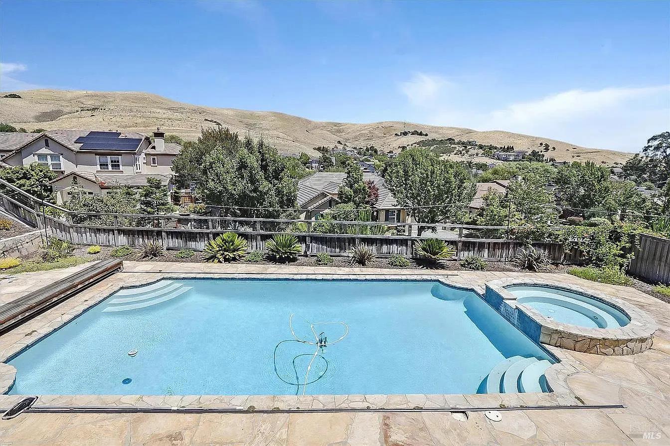 Detail Gallery Image 18 of 35 For 2580 Marshfield Rd, Vallejo,  CA 94591 - 3 Beds | 2/1 Baths