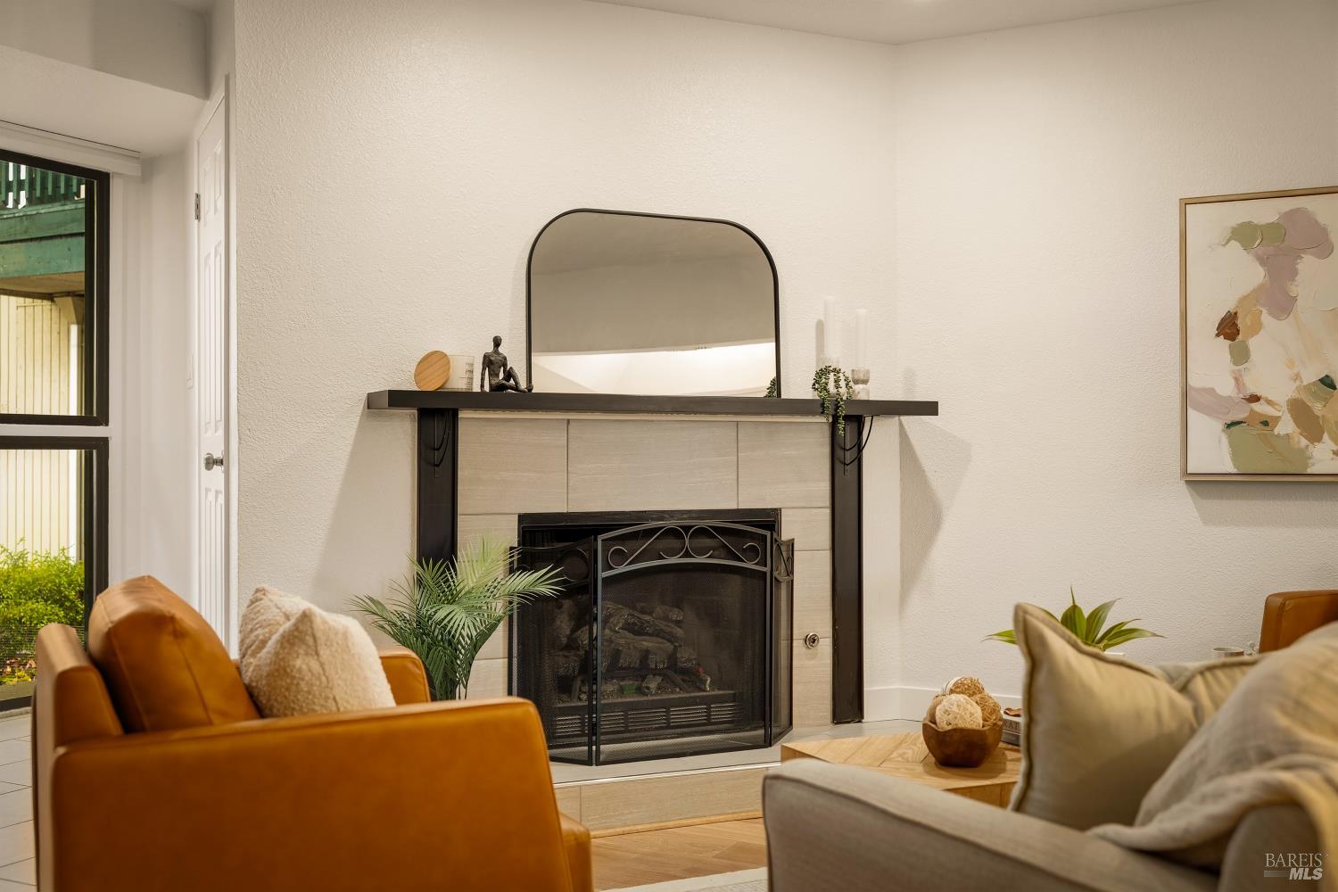 Detail Gallery Image 3 of 26 For 299 Shasta Dr #14,  Vacaville,  CA 95687 - 3 Beds | 2/1 Baths