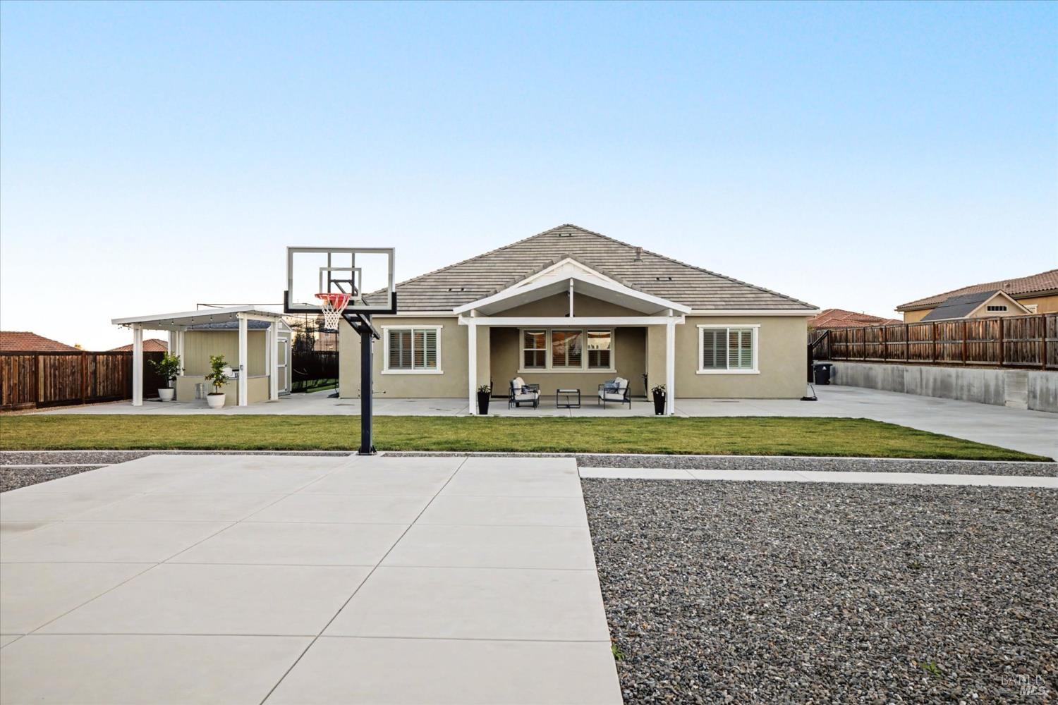 Detail Gallery Image 52 of 67 For 6006 Peacock Ct, Vacaville,  CA 95688 - 3 Beds | 3/1 Baths