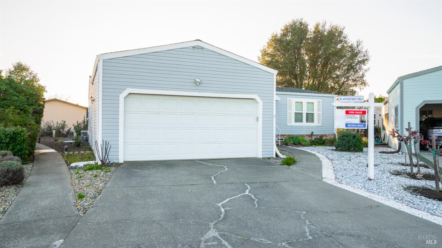 Detail Gallery Image 2 of 32 For 212 Julie Pl, Napa,  CA 94558 - 3 Beds | 2 Baths