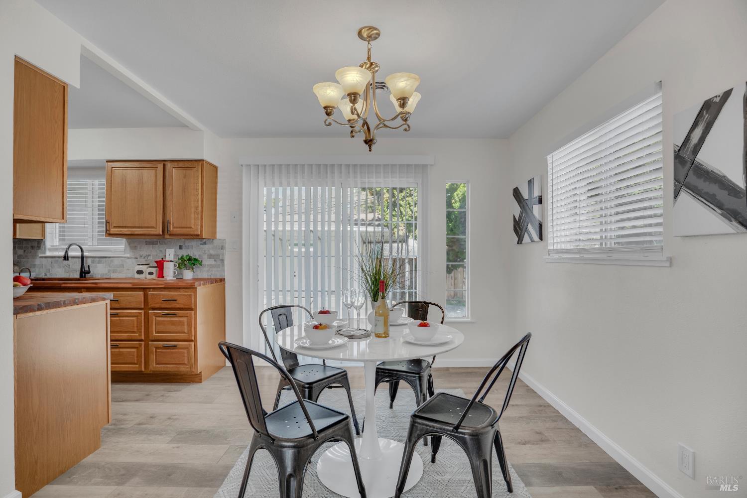 Detail Gallery Image 12 of 27 For 1268 Sereno Dr, Vallejo,  CA 94589 - 3 Beds | 2 Baths