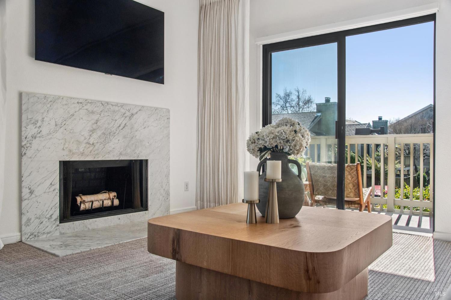 Detail Gallery Image 5 of 45 For 115 Eucalyptus Knoll St, Mill Valley,  CA 94941 - 2 Beds | 2 Baths