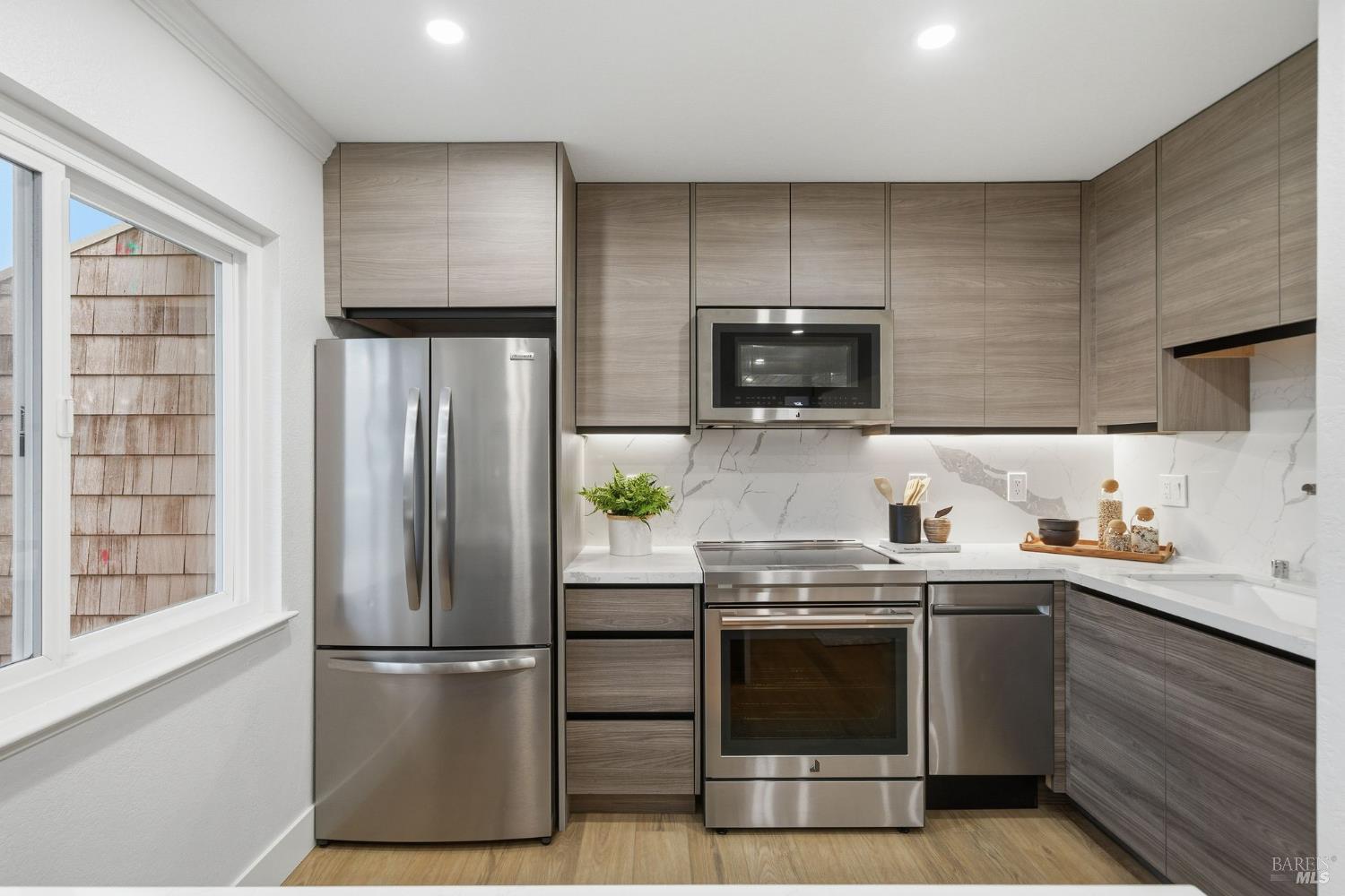 Detail Gallery Image 14 of 38 For 116 Stanford Way, Sausalito,  CA 94965 - 1 Beds | 1 Baths