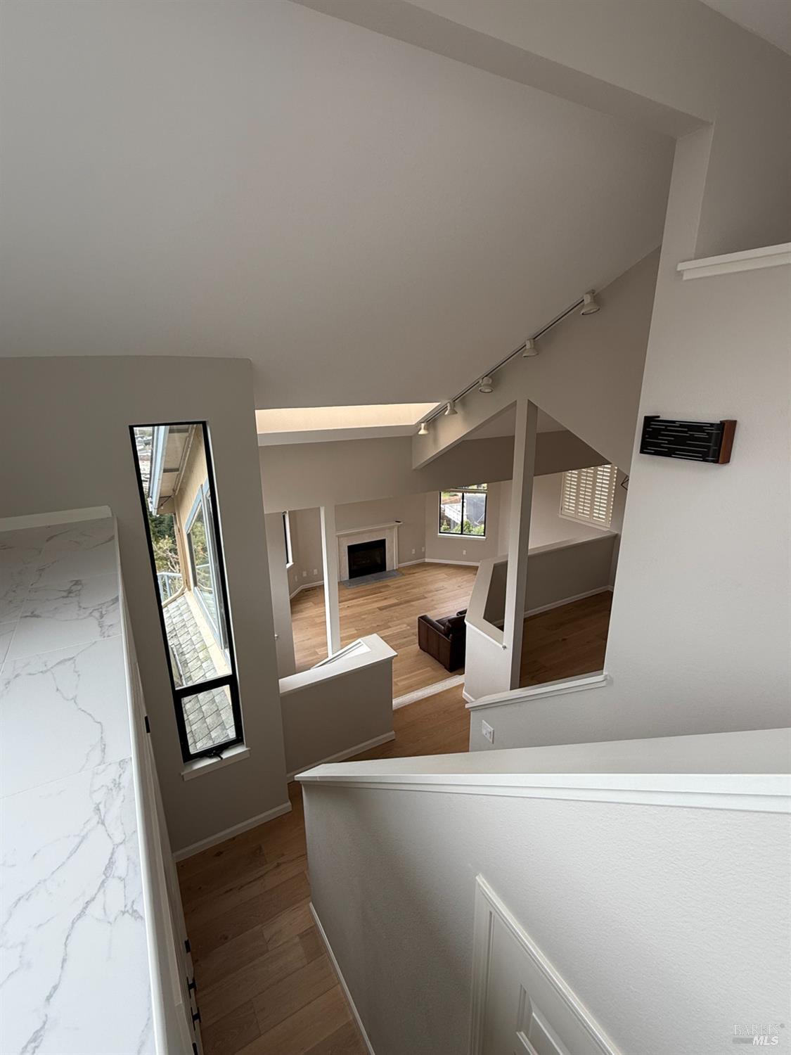Detail Gallery Image 4 of 20 For 291 Greene St, Mill Valley,  CA 94941 - 3 Beds | 2/1 Baths