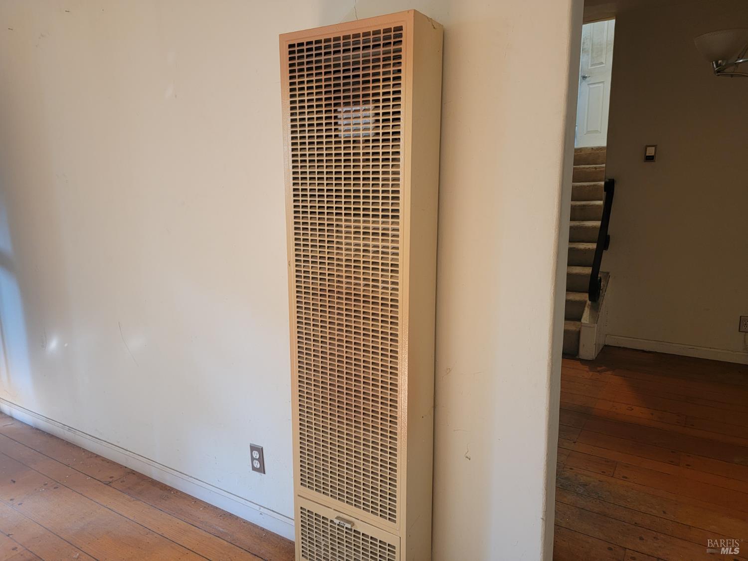 Detail Gallery Image 10 of 10 For 9500 Golf Links Rd, Oakland,  CA 94605 - 2 Beds | 1 Baths