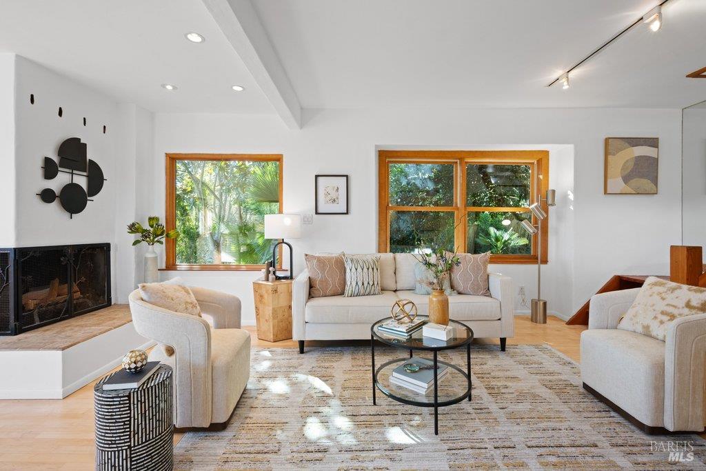 Detail Gallery Image 2 of 37 For 146 Morning Sun Ave, Mill Valley,  CA 94941 - 3 Beds | 2 Baths