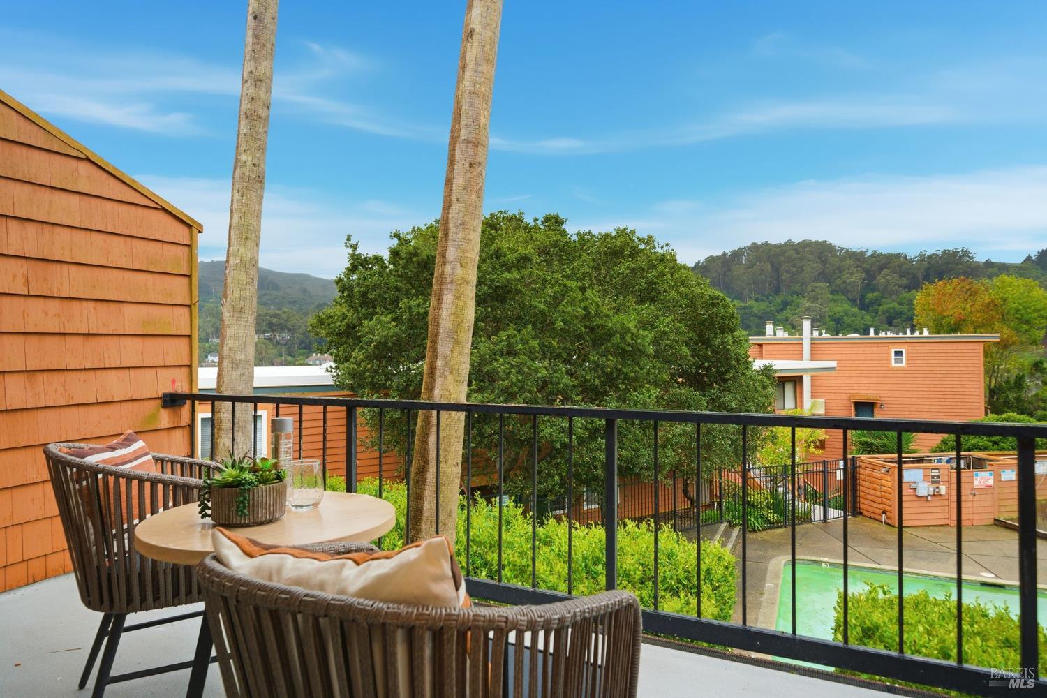 Detail Gallery Image 8 of 38 For 116 Stanford Way, Sausalito,  CA 94965 - 1 Beds | 1 Baths