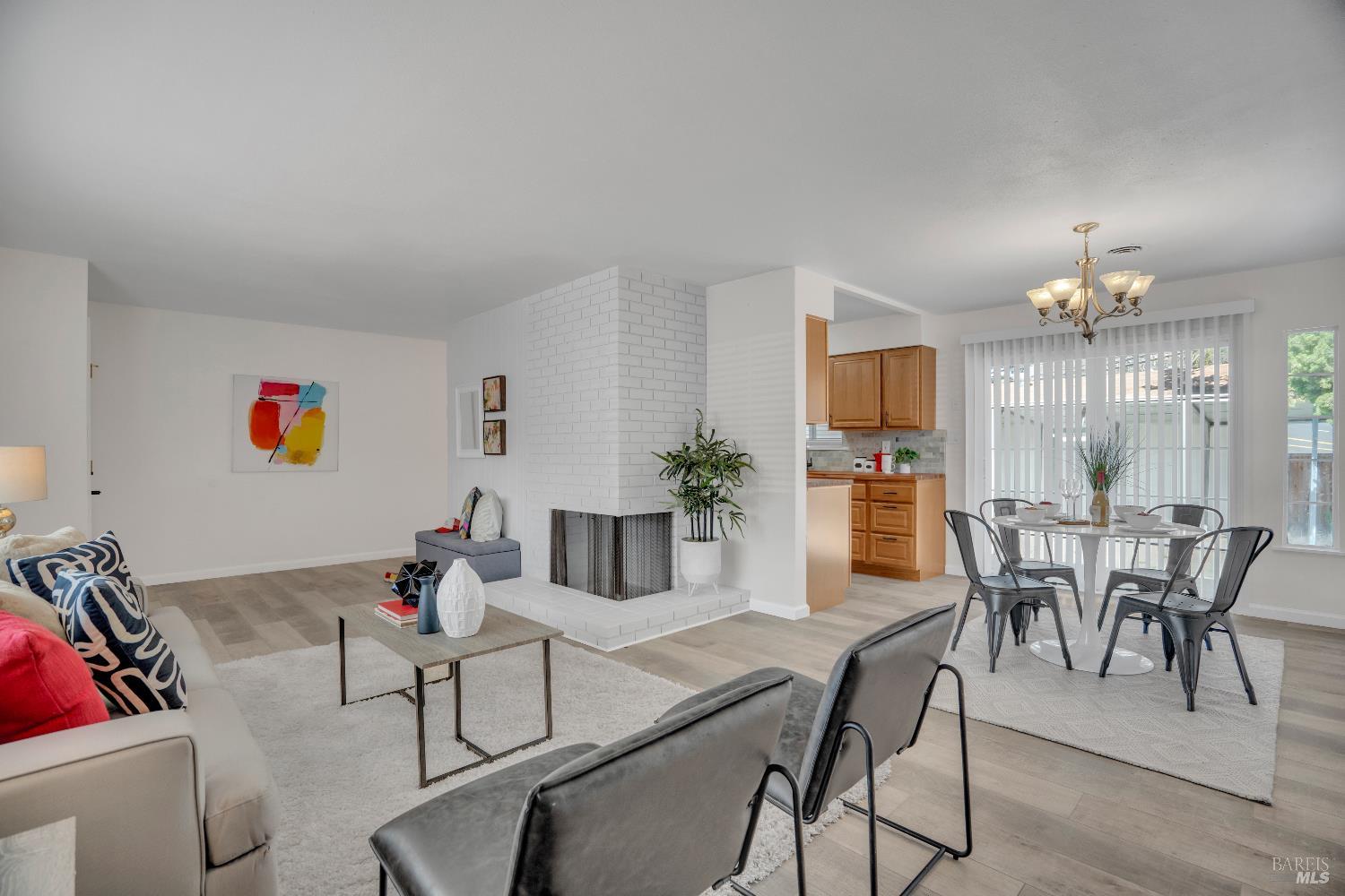 Detail Gallery Image 6 of 27 For 1268 Sereno Dr, Vallejo,  CA 94589 - 3 Beds | 2 Baths