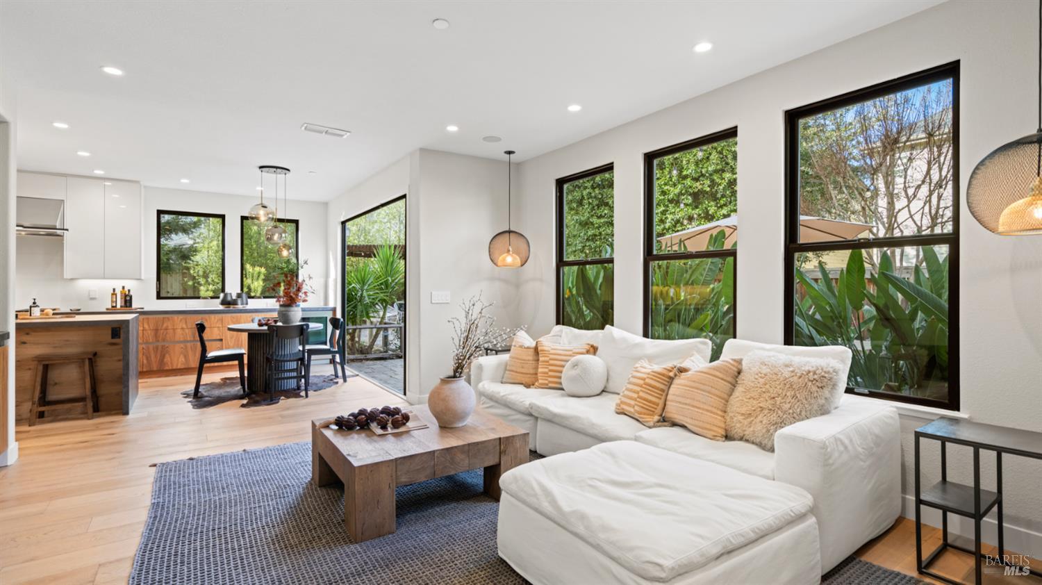 Detail Gallery Image 30 of 74 For 92 Oak Grove Dr, Novato,  CA 94949 - 4 Beds | 3 Baths