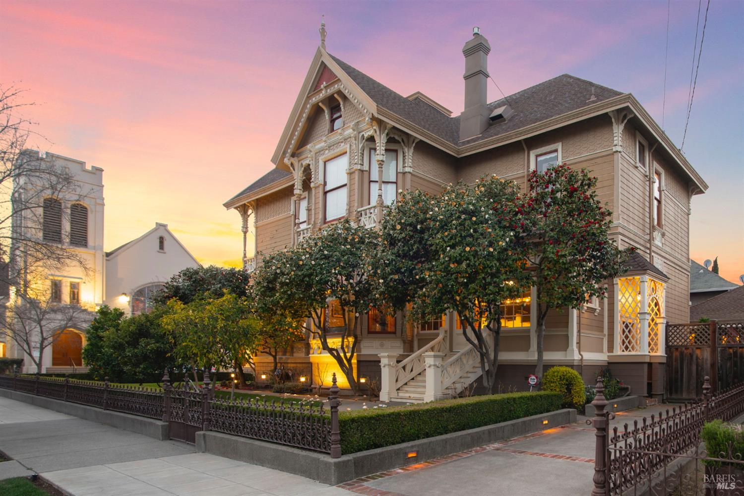 Detail Gallery Image 5 of 77 For 608 Randolph St, Napa,  CA 94559 - 3 Beds | 3/3 Baths