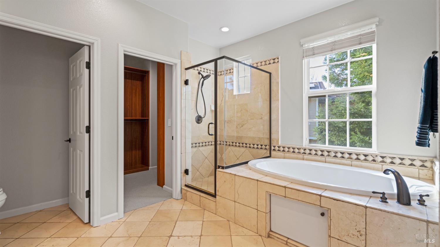 Detail Gallery Image 50 of 74 For 92 Oak Grove Dr, Novato,  CA 94949 - 4 Beds | 3 Baths