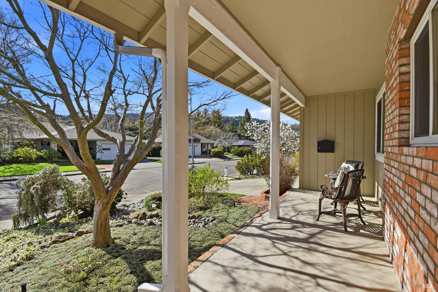Detail Gallery Image 4 of 33 For 269 Mockingbird Cir, Santa Rosa,  CA 95409 - 2 Beds | 2 Baths
