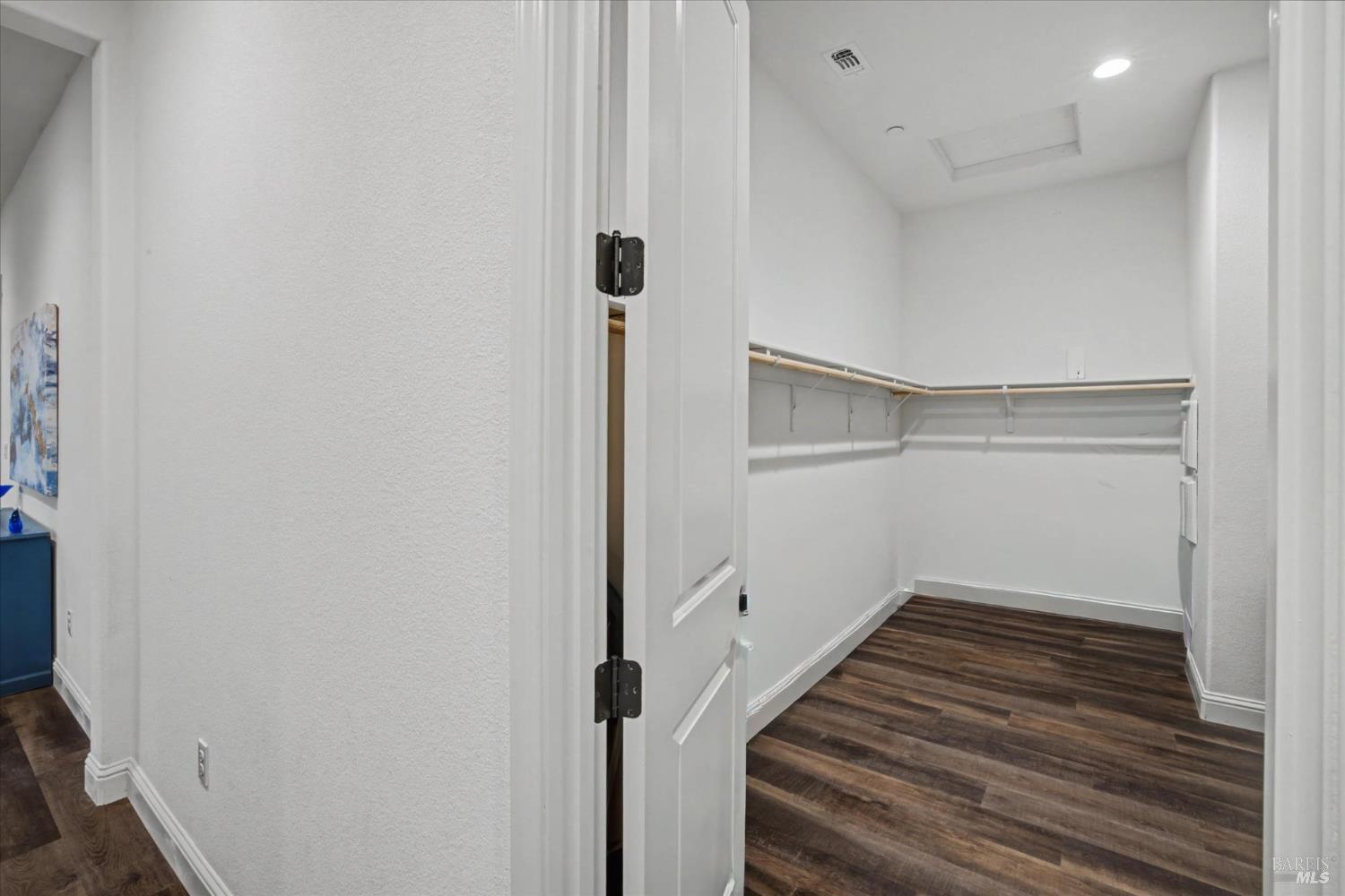 Detail Gallery Image 23 of 67 For 6006 Peacock Ct, Vacaville,  CA 95688 - 3 Beds | 3/1 Baths