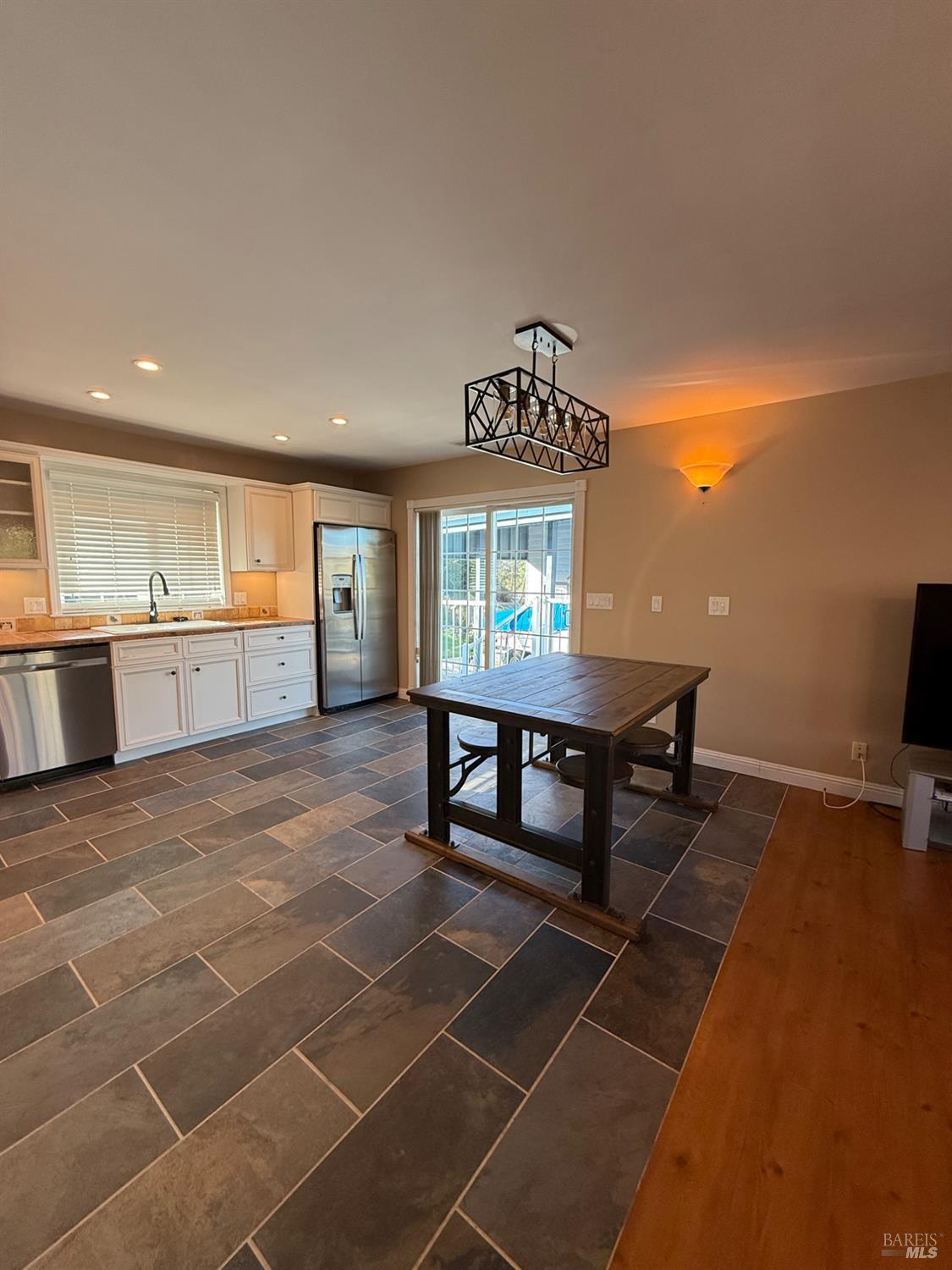 Detail Gallery Image 12 of 32 For 136 Berryessa Dr, Napa,  CA 94558 - 2 Beds | 2 Baths