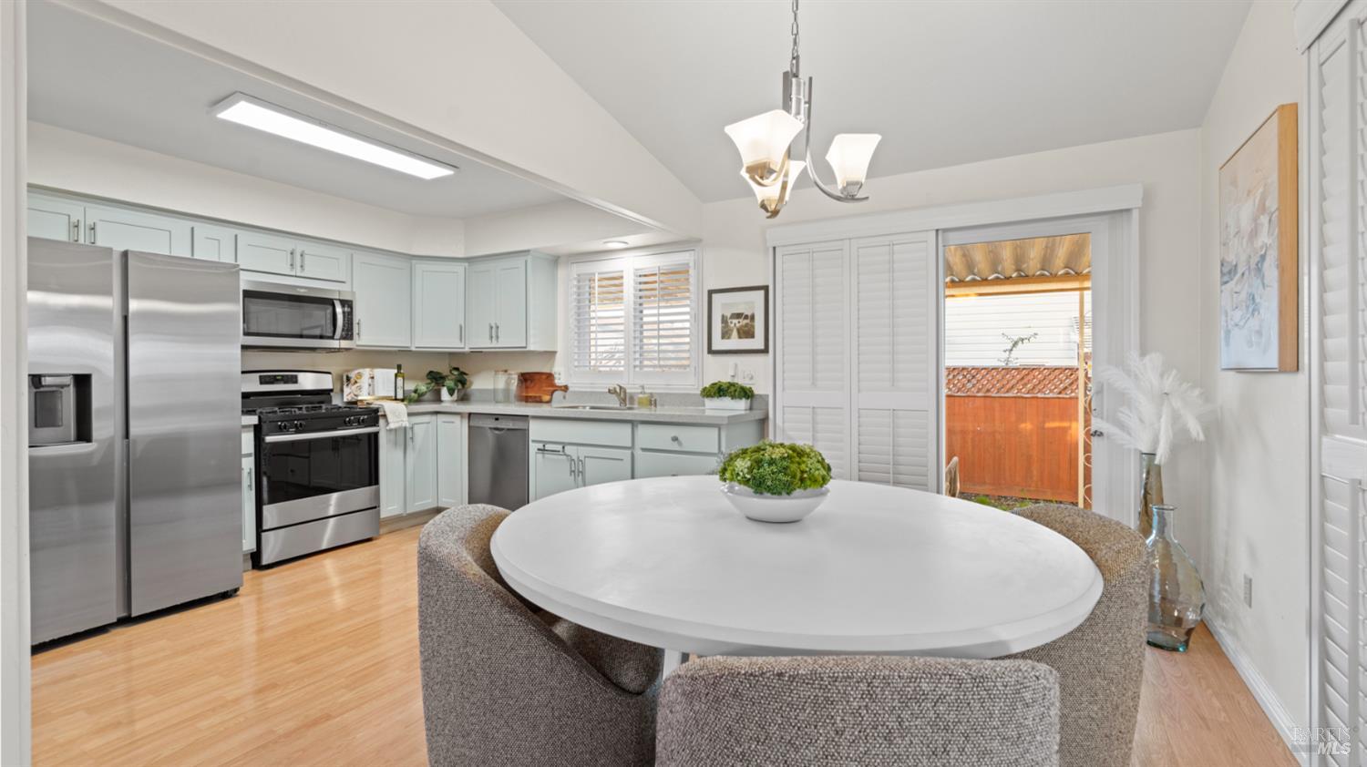 Detail Gallery Image 12 of 32 For 212 Julie Pl, Napa,  CA 94558 - 3 Beds | 2 Baths