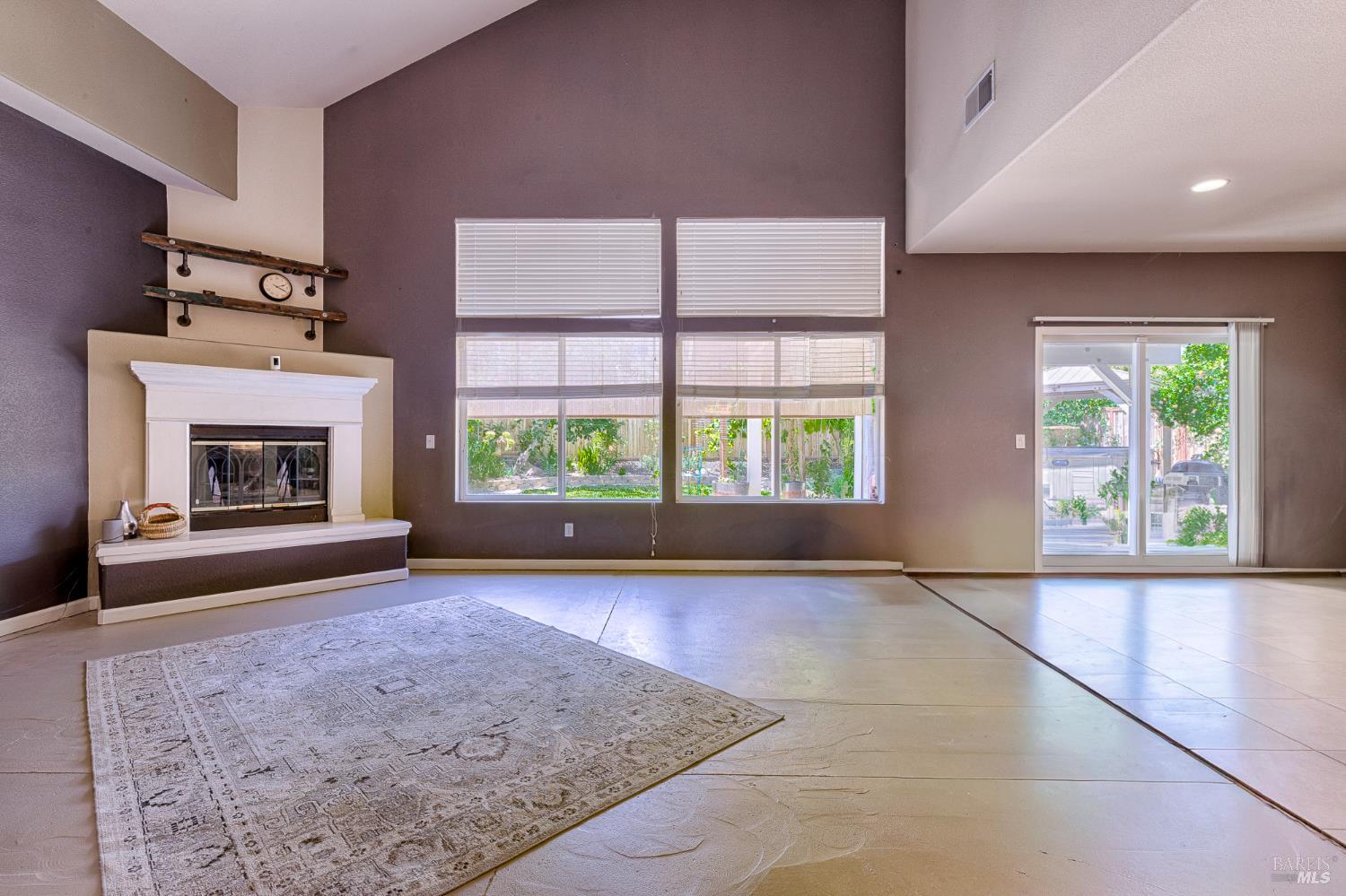 Detail Gallery Image 7 of 45 For 312 Cottage Ct, Cloverdale,  CA 95425 - 4 Beds | 3 Baths