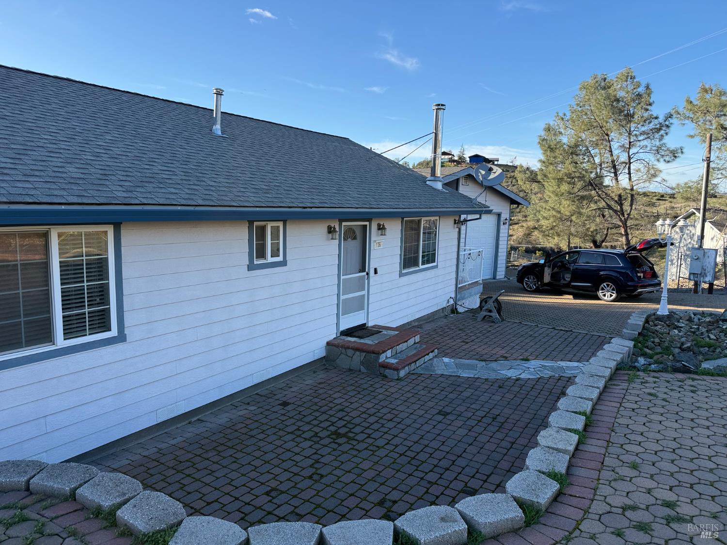 Detail Gallery Image 6 of 32 For 136 Berryessa Dr, Napa,  CA 94558 - 2 Beds | 2 Baths