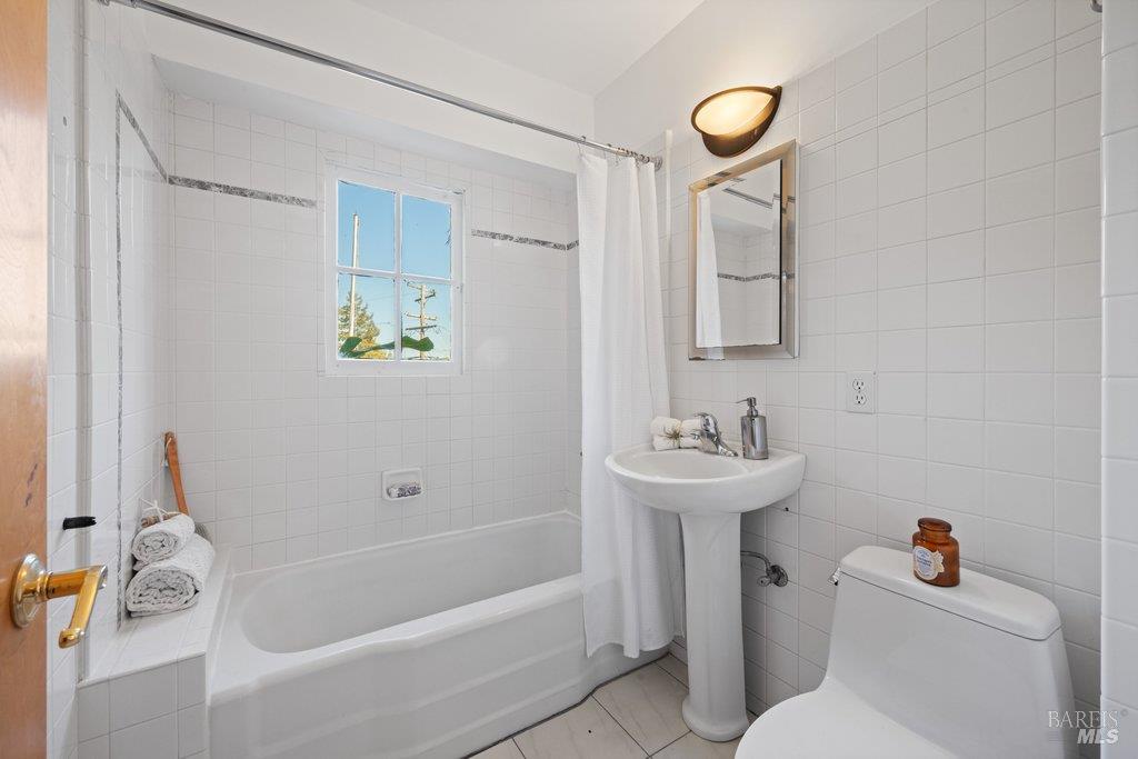 Detail Gallery Image 11 of 37 For 146 Morning Sun Ave, Mill Valley,  CA 94941 - 3 Beds | 2 Baths