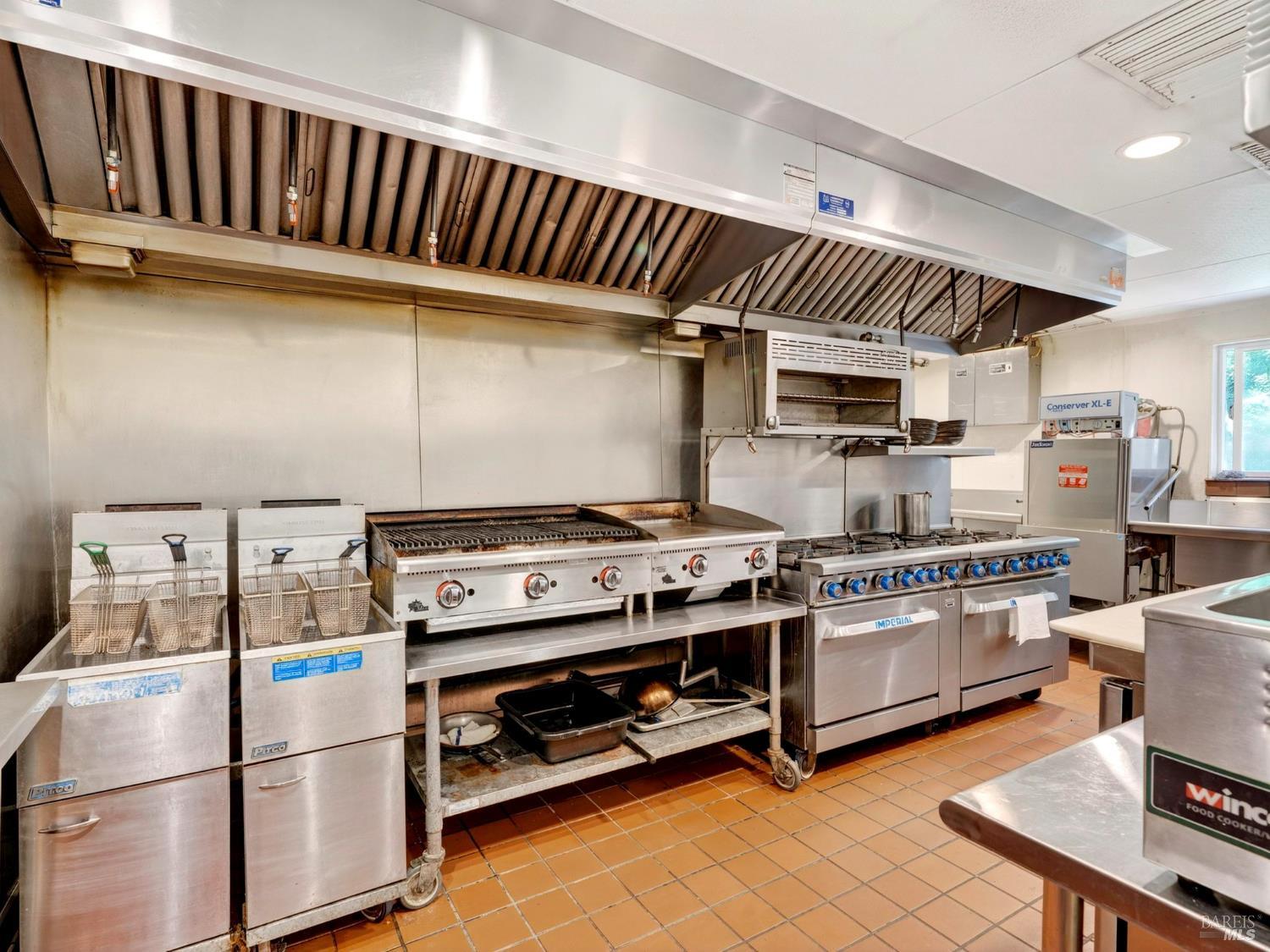 Detail Gallery Image 42 of 91 For 16451 Golf Rd, Cobb,  CA 95426 - 2 Beds | 1 Baths