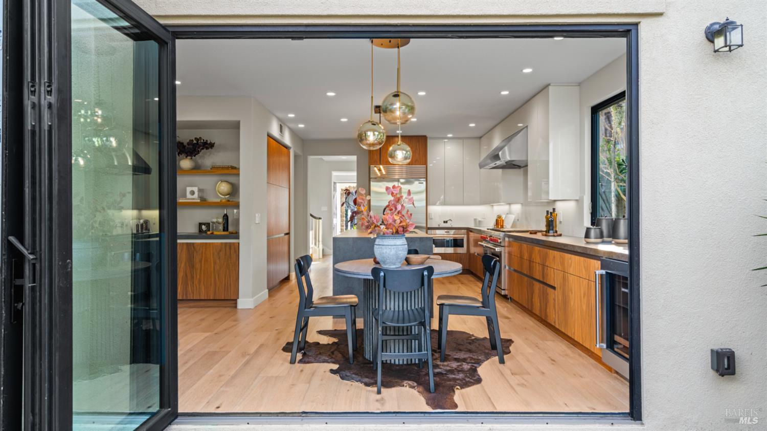 Detail Gallery Image 25 of 74 For 92 Oak Grove Dr, Novato,  CA 94949 - 4 Beds | 3 Baths