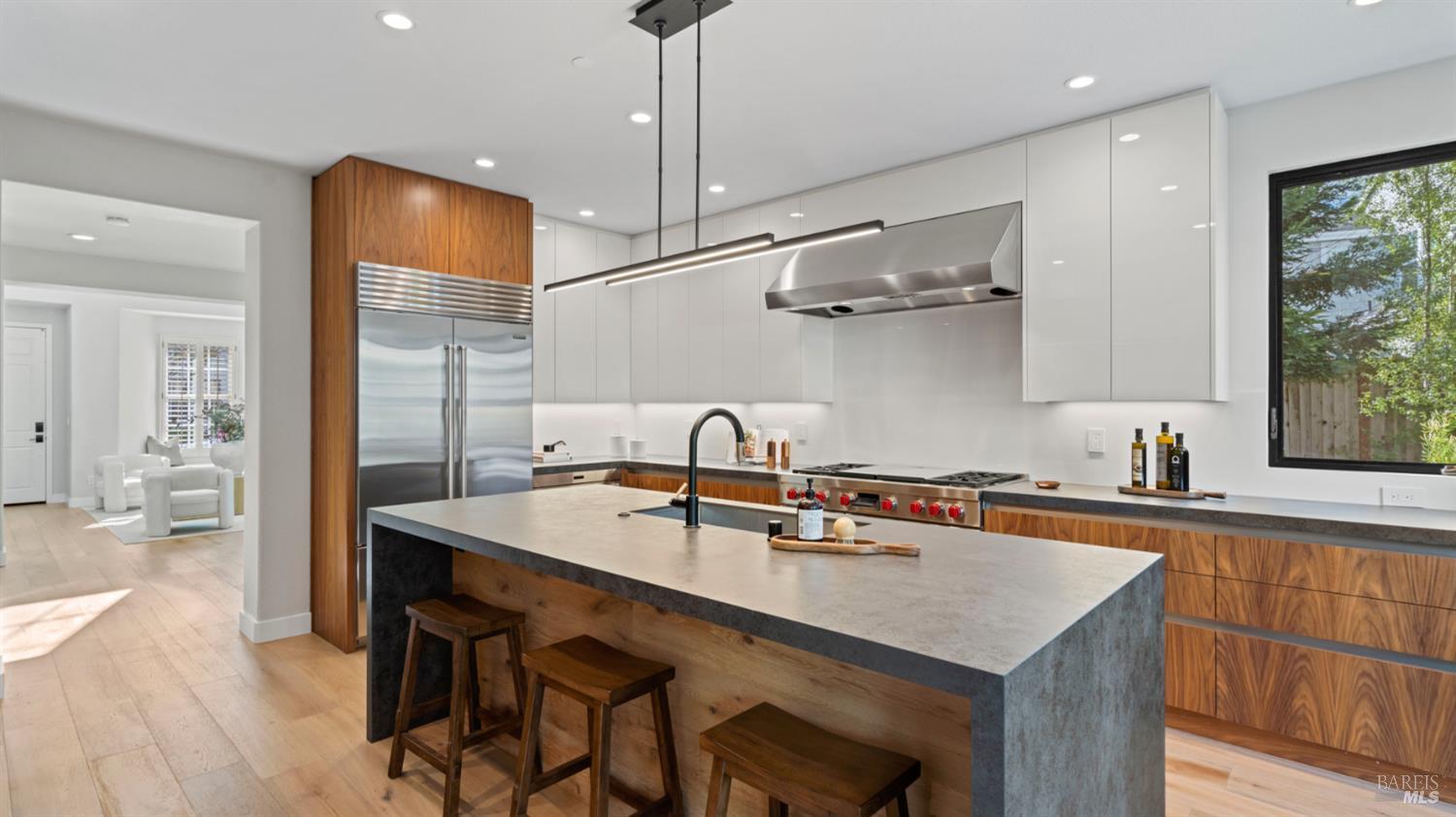 Detail Gallery Image 23 of 74 For 92 Oak Grove Dr, Novato,  CA 94949 - 4 Beds | 3 Baths