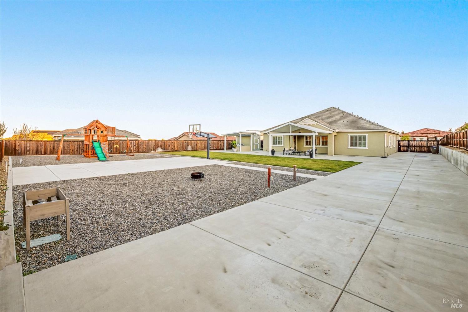 Detail Gallery Image 54 of 67 For 6006 Peacock Ct, Vacaville,  CA 95688 - 3 Beds | 3/1 Baths