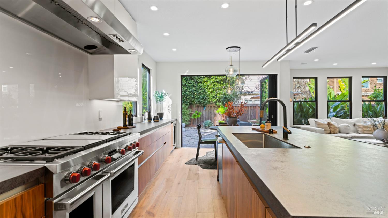 Detail Gallery Image 19 of 74 For 92 Oak Grove Dr, Novato,  CA 94949 - 4 Beds | 3 Baths