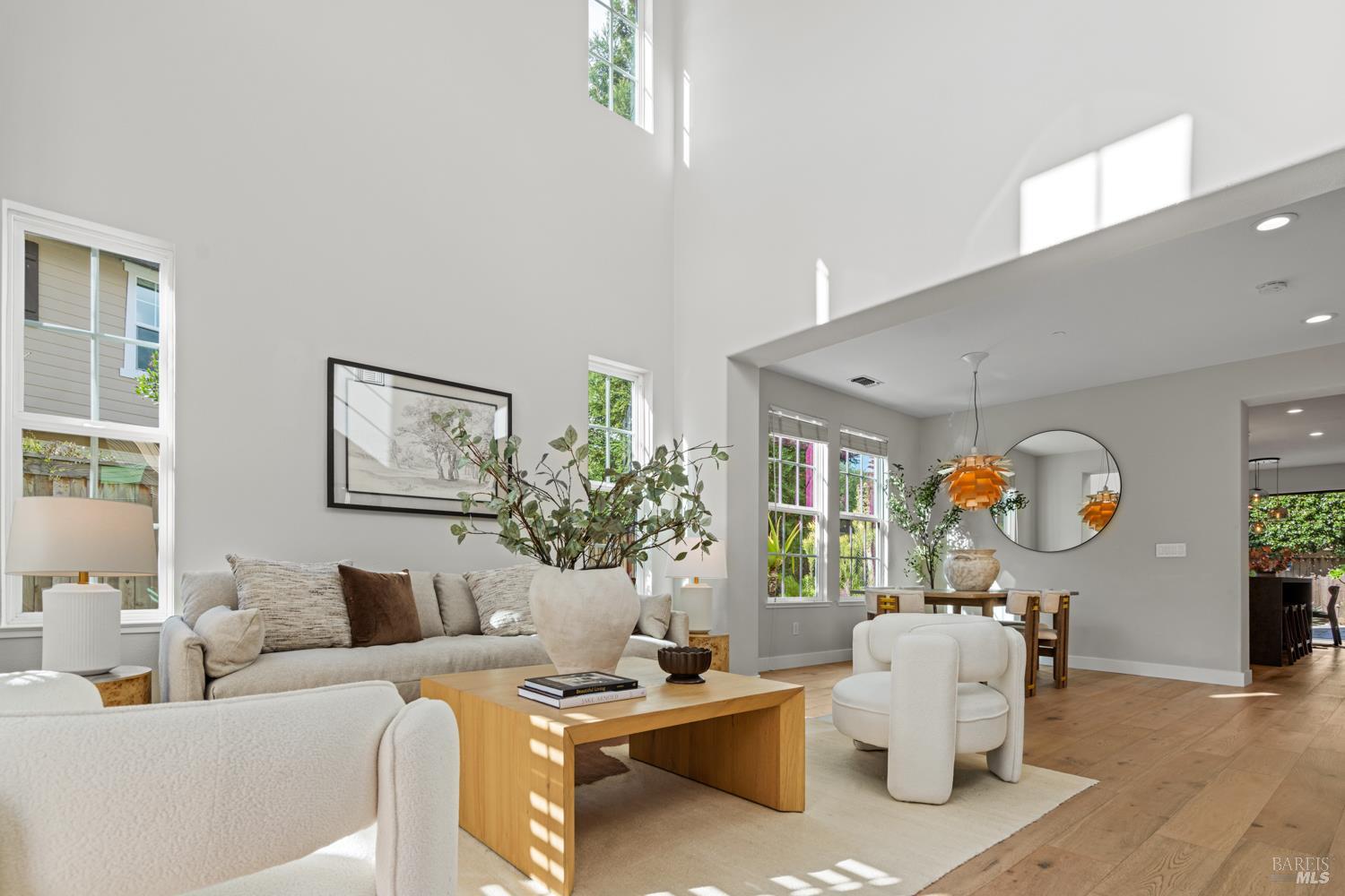 Detail Gallery Image 14 of 74 For 92 Oak Grove Dr, Novato,  CA 94949 - 4 Beds | 3 Baths