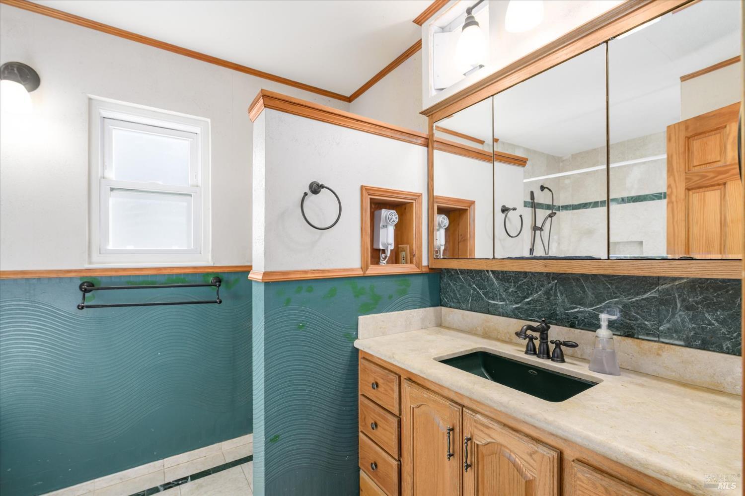 Detail Gallery Image 14 of 25 For 2430 Yajome St, Napa,  CA 94558 - 3 Beds | 2 Baths