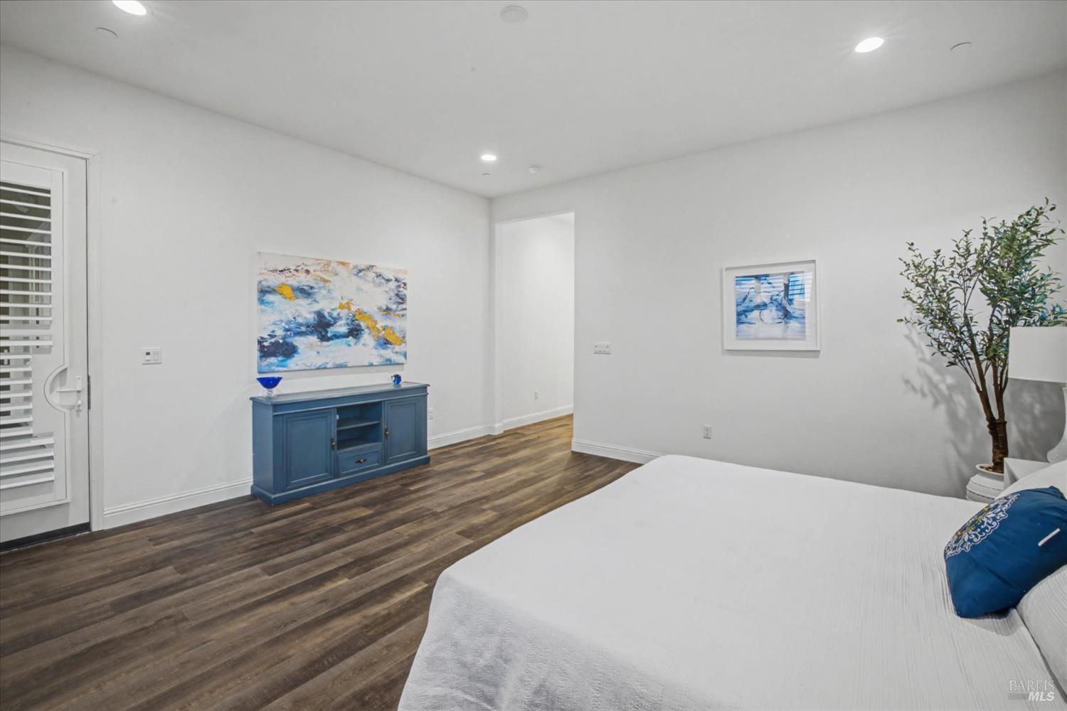 Detail Gallery Image 16 of 67 For 6006 Peacock Ct, Vacaville,  CA 95688 - 3 Beds | 3/1 Baths